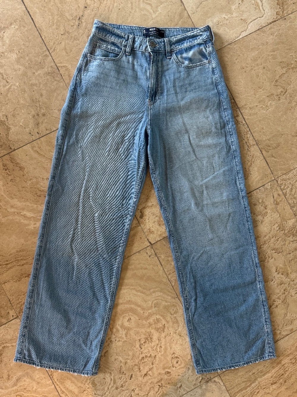 Hollister Ultra High-Rise Baggy Lightweight Collection Jean Size 29/8R